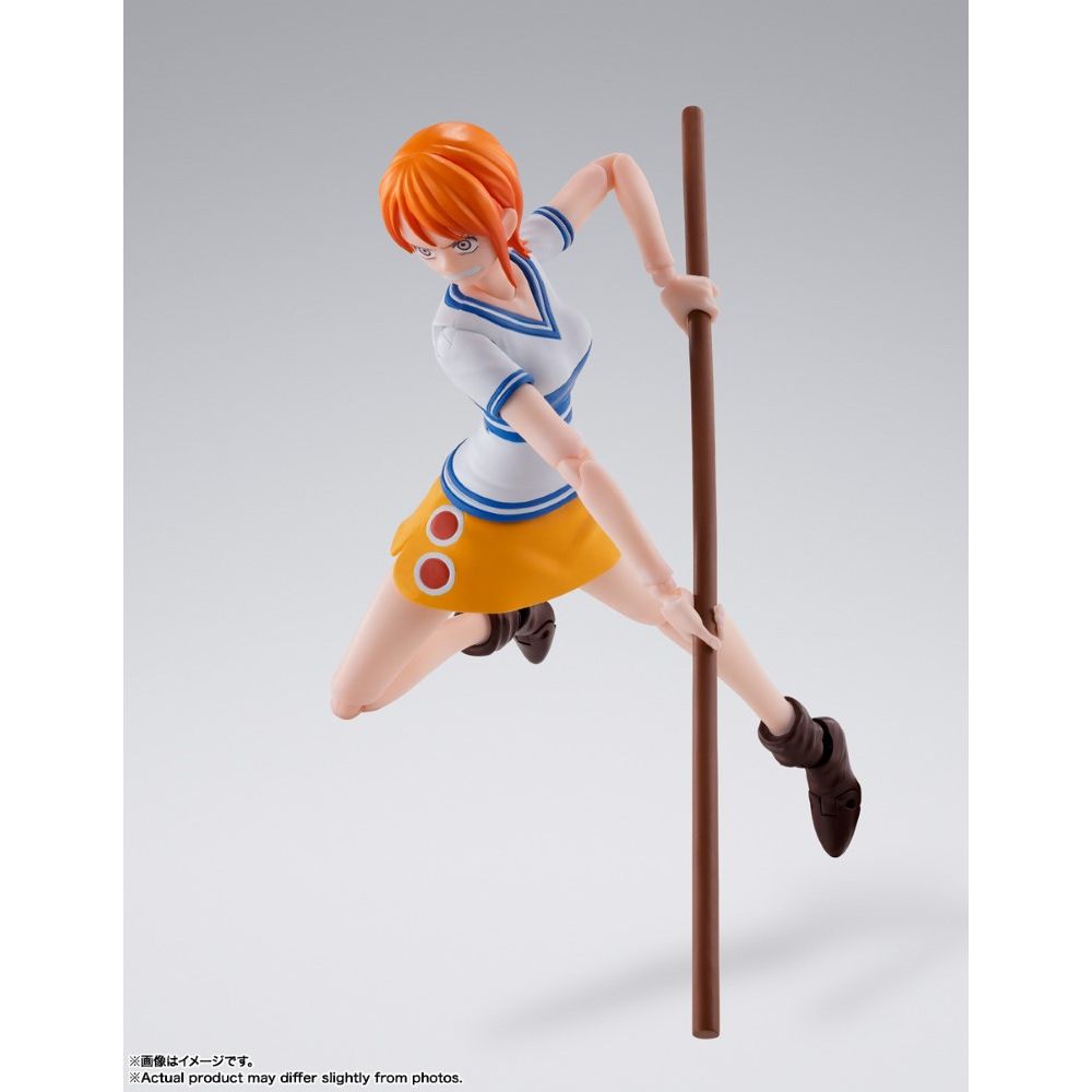 Bandai S.H.Figuarts One Piece Nami (Romance Dawn)