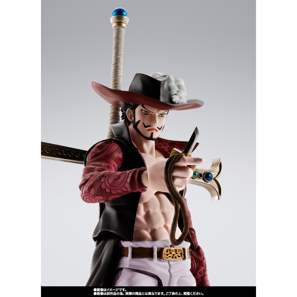 PREORDER Bandai S.H.Figuarts One Piece Dracule Mihawk
